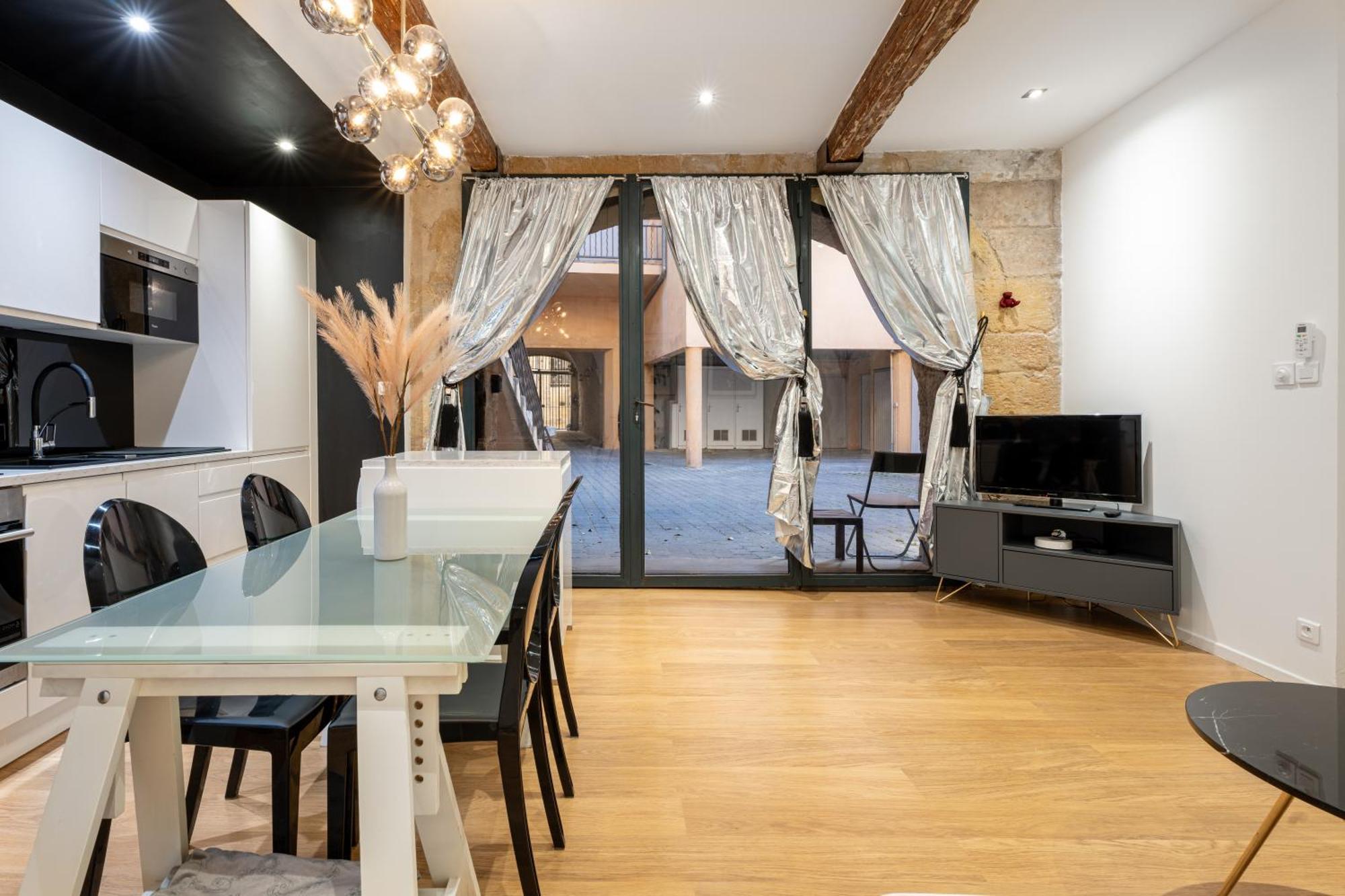Le Yona Mirabeau - Appartement T3 Atypique Situe Dans Le Centre Ville Historique - Proche Rotonde เอ็ก-ซอง-โพรวองซ์ ภายนอก รูปภาพ